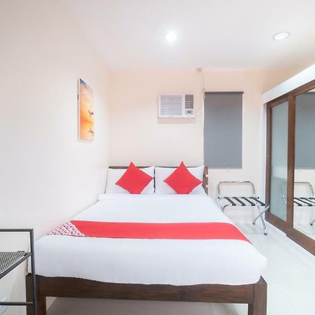 Oyo 199 Solange Apartelle Davao City Buitenkant foto