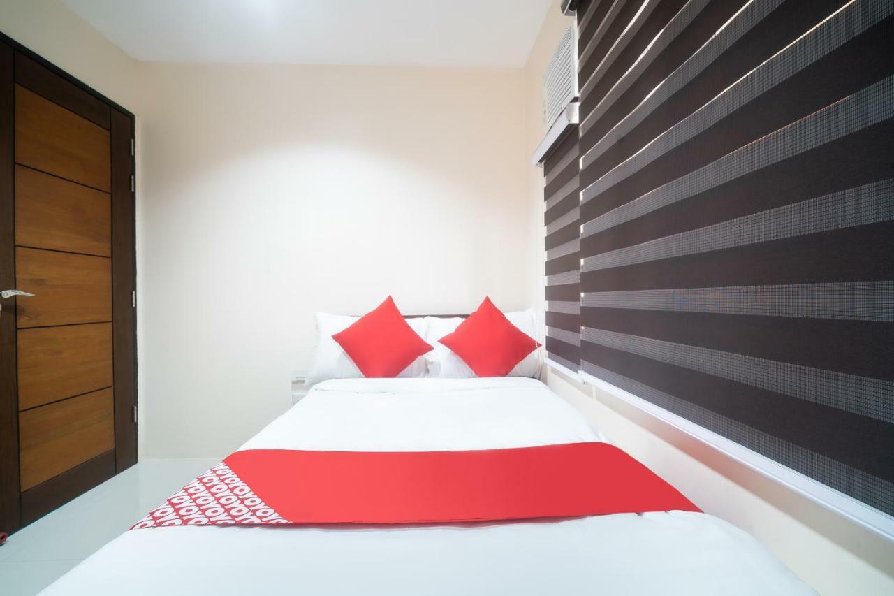 Oyo 199 Solange Apartelle Davao City Buitenkant foto