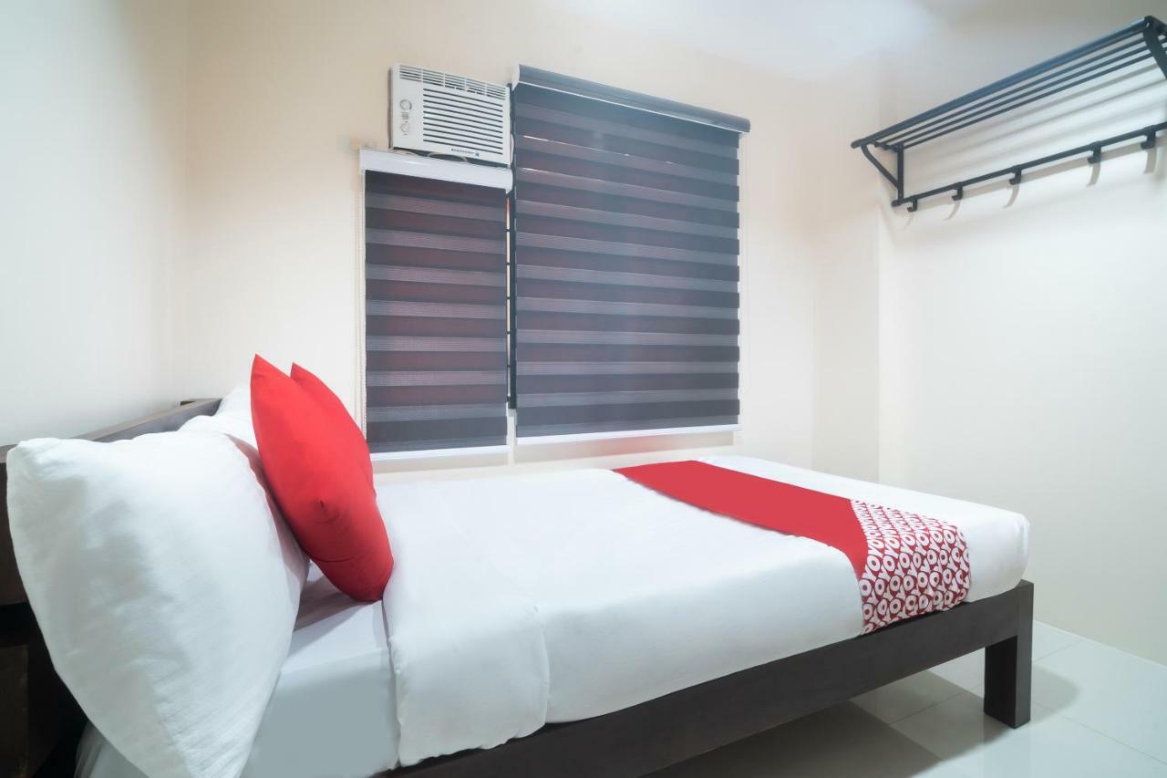 Oyo 199 Solange Apartelle Davao City Buitenkant foto