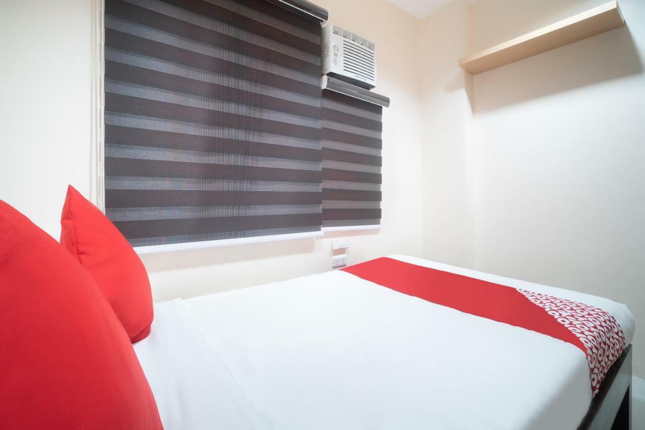 Oyo 199 Solange Apartelle Davao City Buitenkant foto