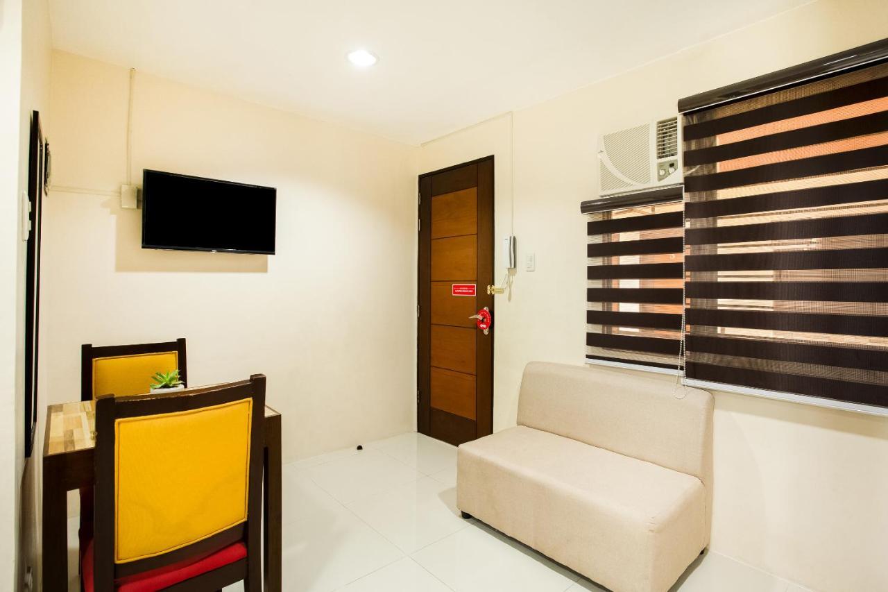 Oyo 199 Solange Apartelle Davao City Buitenkant foto