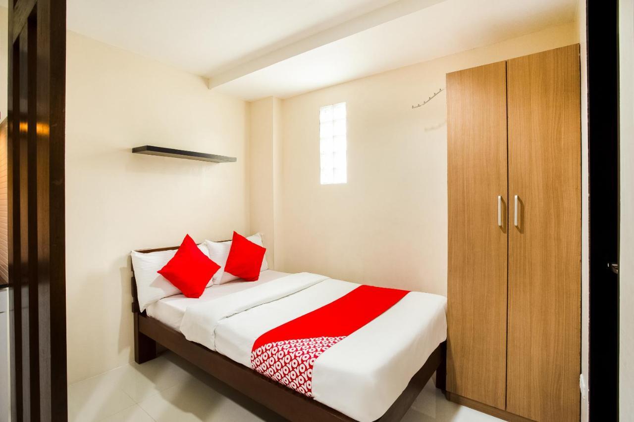 Oyo 199 Solange Apartelle Davao City Buitenkant foto